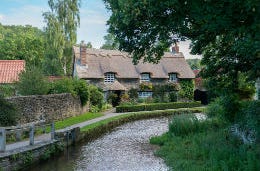 A quintessential country cottage for you to have a holiday in