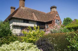 Kent's traditional cottages and splendid gardens
