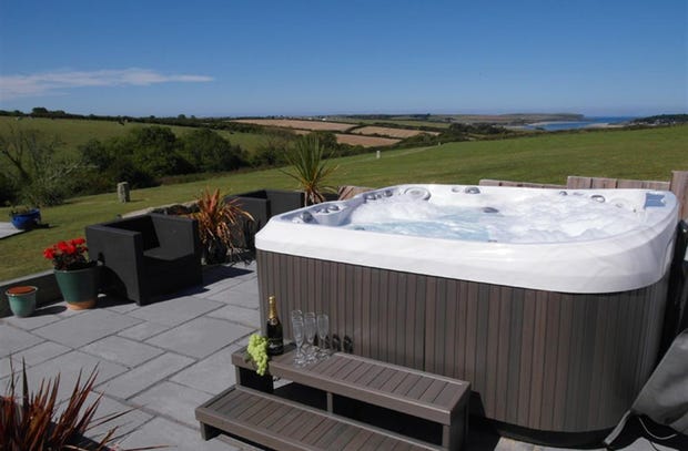 Make the most of this top of the range hot tub while on holiday in Cornwall