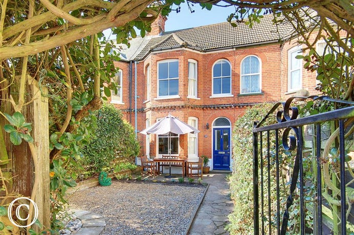 Rowan Villa is fabulous 4 star property sleeping 6, situated in Southwold.