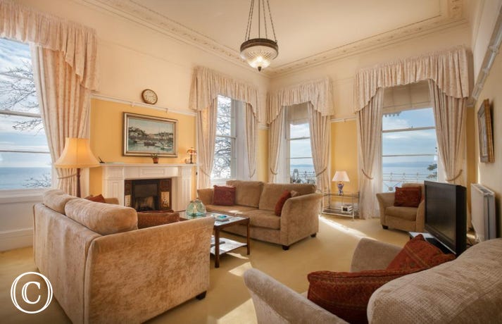 spacious self-catering seaview apartment to rent in Hesketh Crescent, Torquay Devon