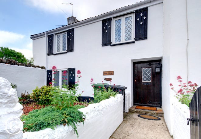 Found just off the village centre this delightful semi-detached period cottage is furnished to an excellent standard and oozes character and style